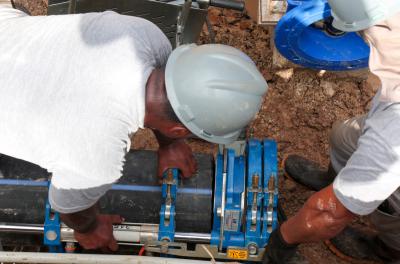 Conserto em adutora pode afetar abastecimento nos bairros Restinga e Hípica