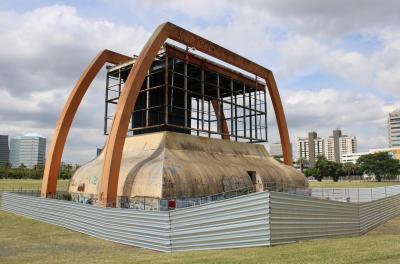 Cercamento do Anfiteatro Pôr do Sol é concluído