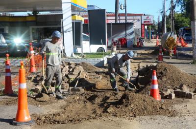 Substituição de redes de abastecimento de água avança no 4º Distrito e Moinhos de Vento