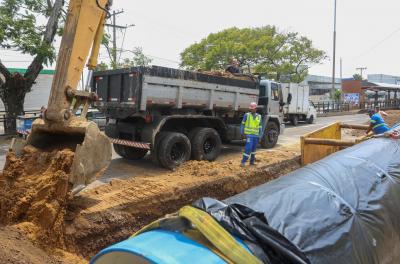 Implantação da nova adutora de abastecimento na avenida Sertório atinge 93% de conclusão