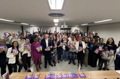 Documento consolida informações e integra serviços municipais para qualificar o atendimento às mulheres. Foto: Ranieri Moriggi