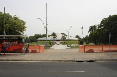 Obras qualificam acessibilidade no entorno do Auditório Araújo Vianna
