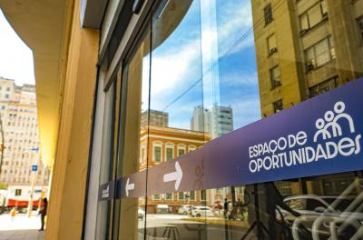 Oportunidades abrangem vagas gerais e para pessoas com deficiência; atendimento ocorre nos dias 22 e 23 de dezembro. Foto: Alex Rocha / PMPA