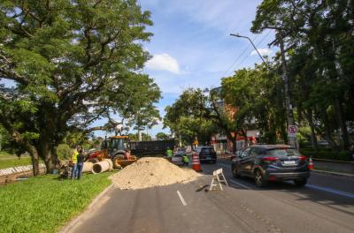 Dmae atua na reconstrução de trecho da rede de drenagem da avenida Ipiranga