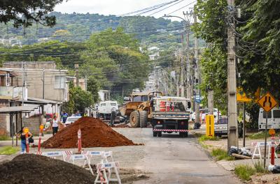 Prefeitura inicia recuperação de trecho da Estrada Cristiano Kraemer