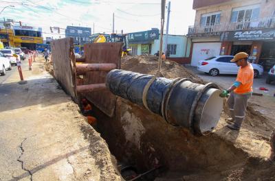 Concluído assentamento de adutora que aumentará oferta de água à Zona Norte