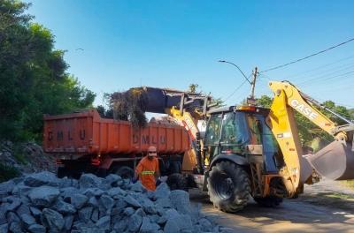 Mutirão de limpeza recolhe 20 toneladas de resíduos no bairro Sarandi