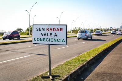 EPTC realiza 64 operações de radar portátil em sete dias e divulga locais de fiscalização