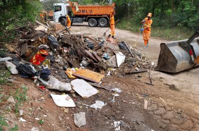 Mutirão de limpeza recolhe 30 toneladas de resíduos no bairro Lomba do Pinheiro