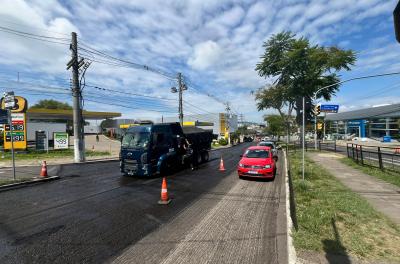 Iniciada a requalificação asfáltica de cruzamento de duas avenidas da Zona Sul