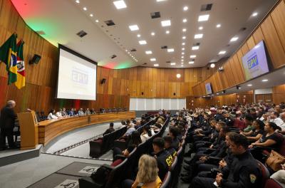 Evento reúne mais de 200 participantes para debater prevenção às violências 