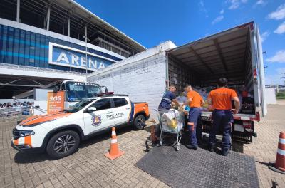 Defesa Civil arrecada oito toneladas de donativos no Alentaço Solidário na Arena do Grêmio