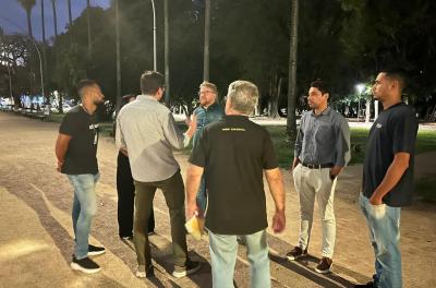 Prefeitura vistoria iluminação pública do Parque Farroupilha 