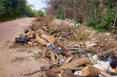 DMLU faz limpeza no bairro Lomba do Pinheiro neste domingo