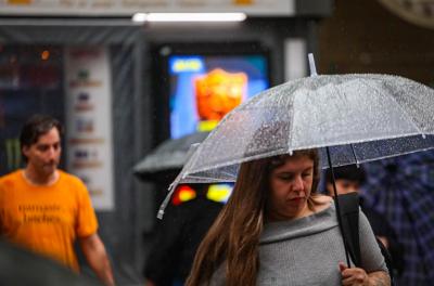 Semana começa com chuva forte e terá instabilidade até quarta-feira em Porto Alegre