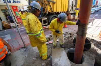 Redes de drenagem urbana da Zona Norte e área central passam por manutenção