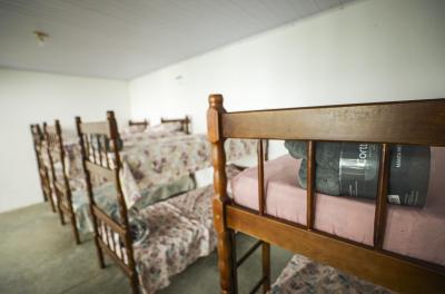 Casa de passagem na Zona Norte acolhe famílias em situação de rua