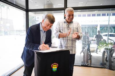 Artur Lorentz tome posse como secretário de Parcerias