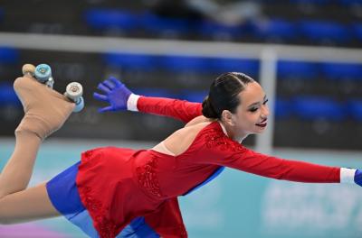 Lívia Zaczina Bernardes conquistou o 8º lugar na Artistic World Cup, disputada em Buenos Aires, representando o Brasil na categoria juvenil. Foto: Raniero Corbelletti Photophie / Divulgação