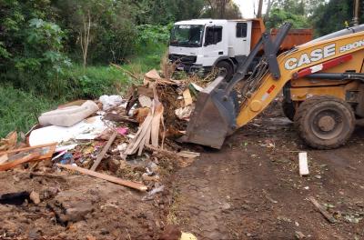 Mutirão de limpeza recolhe 80 toneladas de resíduos no bairro Mário Quintana