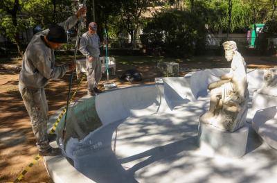 Chafariz que abriga monumento público mais antigo de Porto Alegre é revitalizado