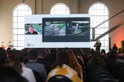 Jan Gehl propõe que o planejamento urbano valorize o bem-estar coletivo