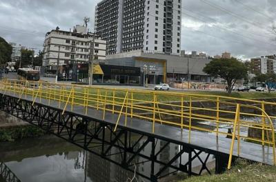 Concluída reforma de passarela na avenida Ipiranga sobre o Arroio Dilúvio