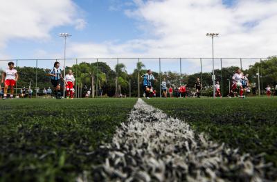 Competição promovida pela Smel reúne 12 equipes e busca incentivar a prática do futebol entre meninas e mulheres na capital. Foto: Pedro Piegas / Arquivo / PMPA