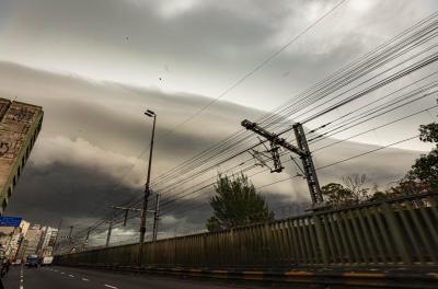 Defesa Civil emite alerta para chuva intensa e ventos fortes em Porto Alegre
