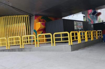 Novas obras recebem guarda-corpos da antiga passarela da rodoviária