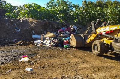 Mutirão de limpeza recolhe 25 toneladas de resíduos do Sarandi