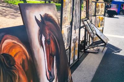 Prefeitura abre 30 vagas para artistas plásticos no Brique de Sábado