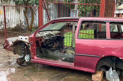 EPTC recolhe oito veículos abandonados no Morro da Cruz