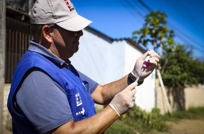 Vigilância epidemiológica capacita profissionais da rede de saúde sobre o vírus da raiva