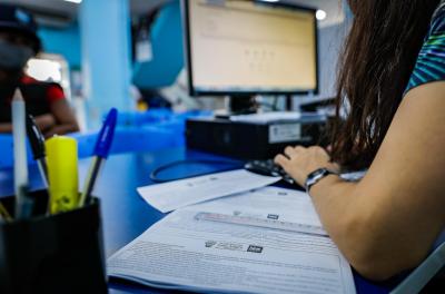 Cras Timbaúva promove ação comunitária com serviços de emprego e documentação