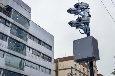 O avanço de sinal vermelho e o excesso de velocidade foram os principais fatores de risco associados às mortes no trânsito de Porto Alegre em 2025.