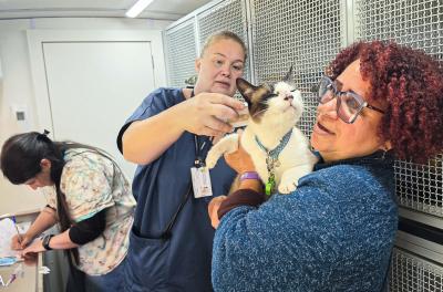 Unidade Móvel de Saúde Animal atende comunidade da Região Leste 