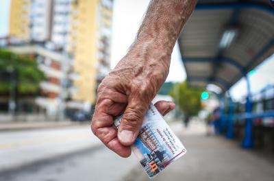 Aplicativo amplia as opções para solicitar o Passaporte de Isenção do Idoso.